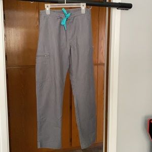 Size S petite fig scrub pants